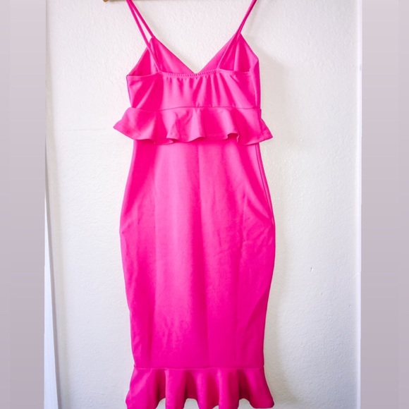 𝑊𝑜𝑚𝑒𝑛’𝑠 𝐷𝑟𝑒𝑠𝑠 - Picture 4 of 4